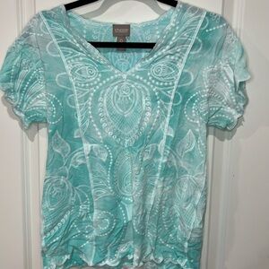 CHICOS BLUE ANE WHITE EMBROIDERED TOP WITH SCALLOPED TRIM CHICOS SIZE 0